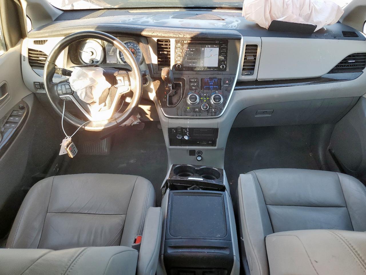 2020 Toyota Sienna Xle VIN: 5TDDZ3DC8LS240007 Lot: 84470845