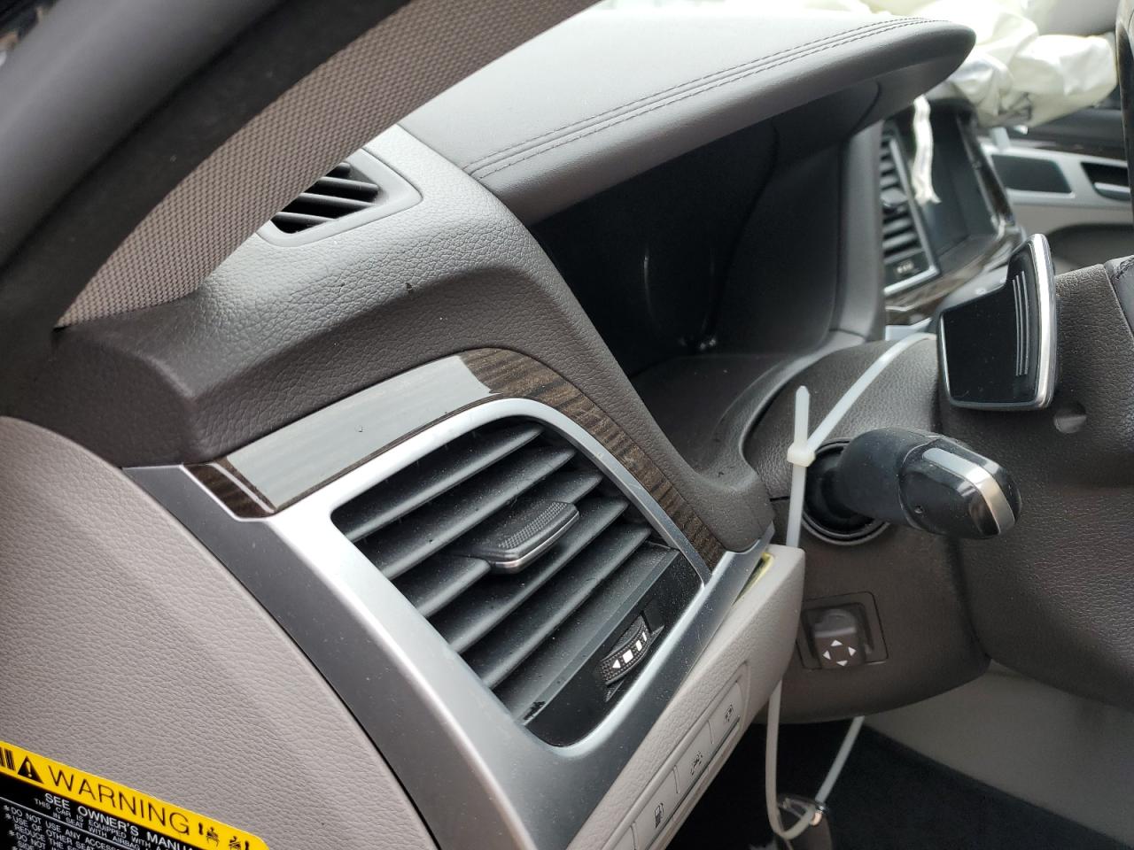 2015 Hyundai Genesis 3.8L VIN: KMHGN4JE1FU060786 Lot: 82304255