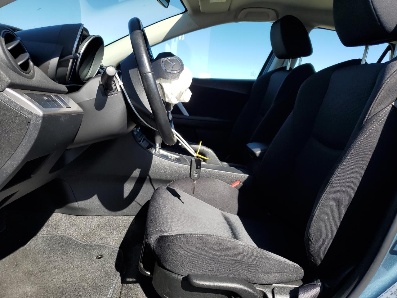 2011 Mazda 3 S VIN: JM1BL1K69B1404807 Lot: 86245505