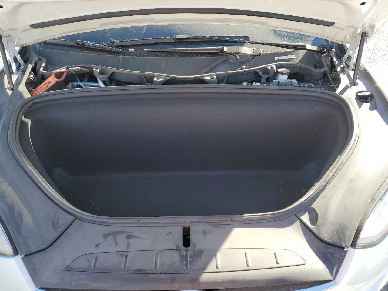 2018 Tesla Model X VIN: 5YJXCBE28JF088584 Lot: 89918805