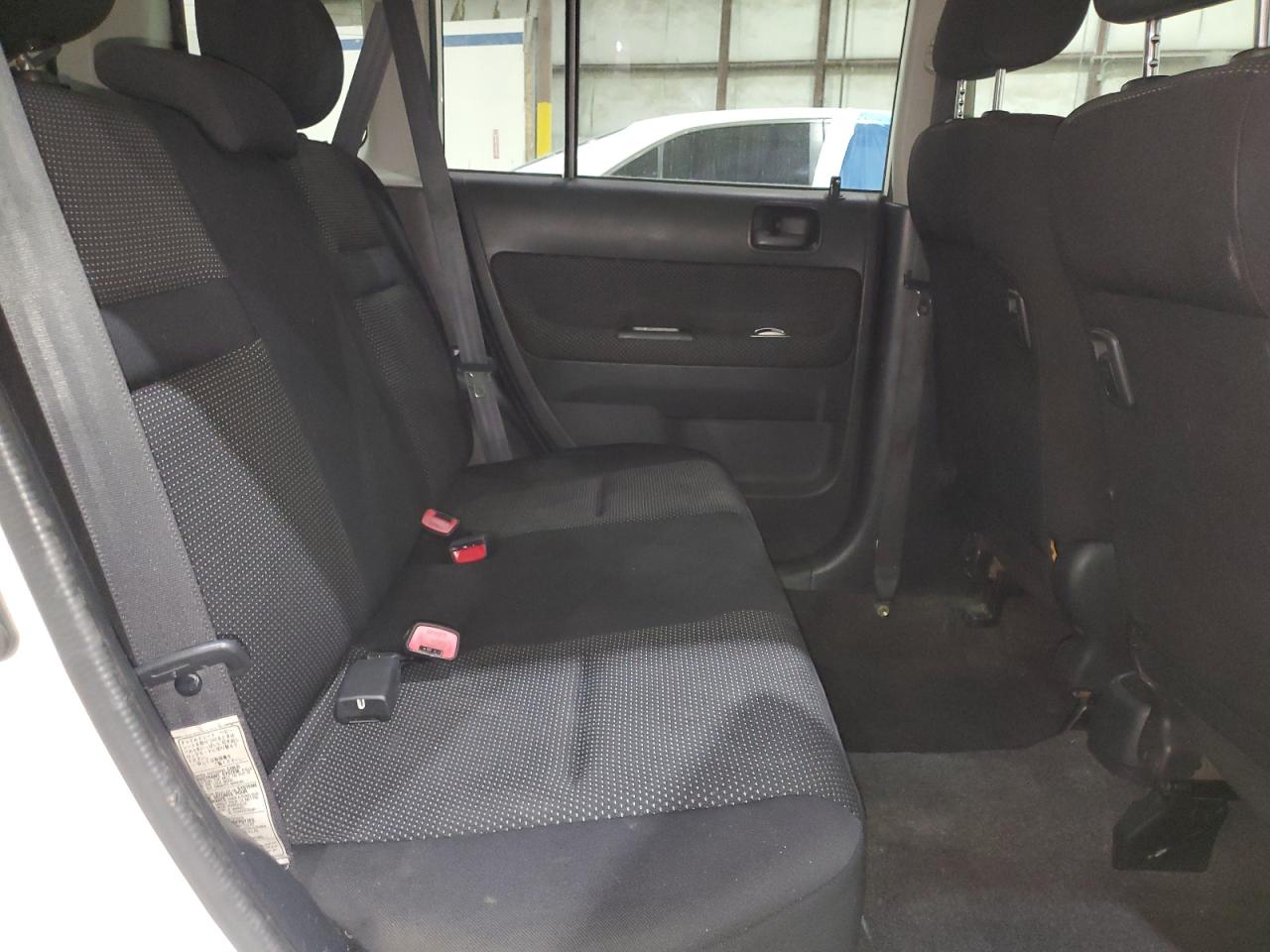 2005 Toyota Scion Xb VIN: JTLKT324350173492 Lot: 86897745