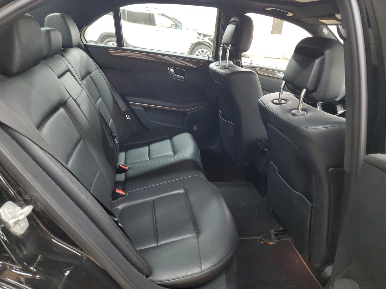 2010 Mercedes-Benz E 350 VIN: WDDHF5GB0AA200285 Lot: 82297975