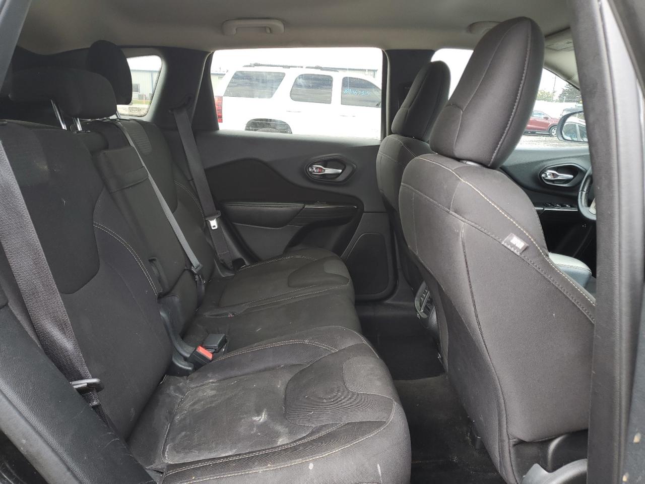 2015 Jeep Cherokee Latitude VIN: 1C4PJMCSXFW765268 Lot: 91234555