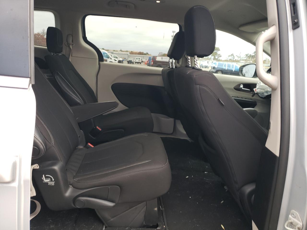 2022 Chrysler Voyager Lx VIN: 2C4RC1CG8NR213286 Lot: 85402665