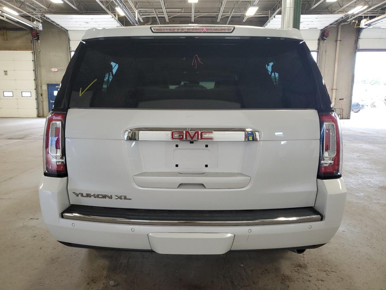2018 GMC Yukon Xl Denali VIN: 1GKS2HKJ9JR301214 Lot: 82259575