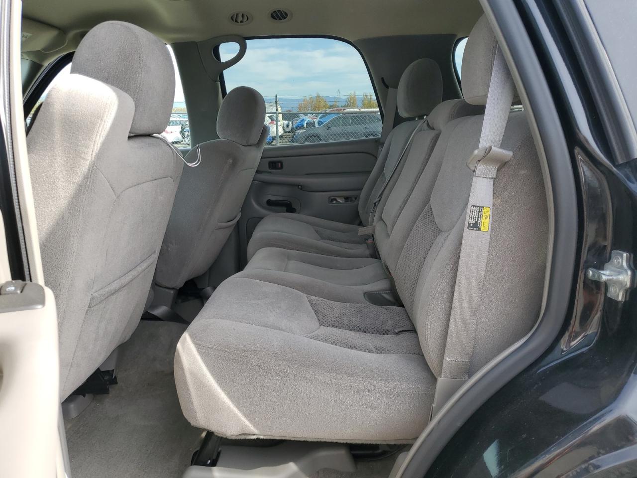 2005 Chevrolet Tahoe C1500 VIN: 1GNEC13V15R144595 Lot: 82693955