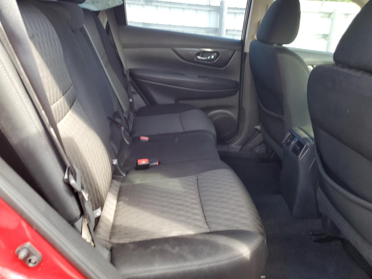 2017 Nissan Rogue S VIN: 5N1AT2MT9HC832390 Lot: 85550005