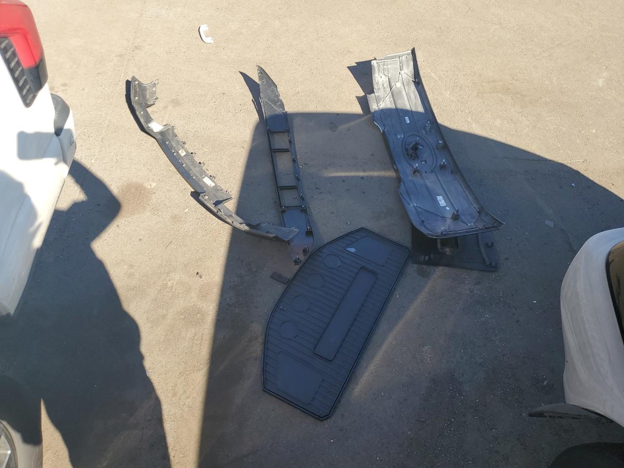 2022 Ford F150 Lightning Pro VIN: 1FT6W1EV4NWG01421 Lot: 84036635