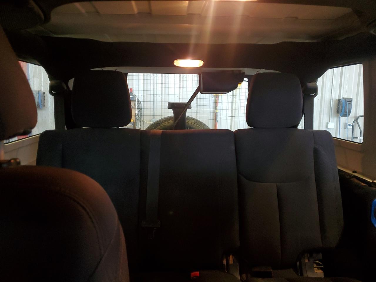 2015 Jeep Wrangler Unlimited Sport VIN: 1C4BJWKG2FL630922 Lot: 82191945