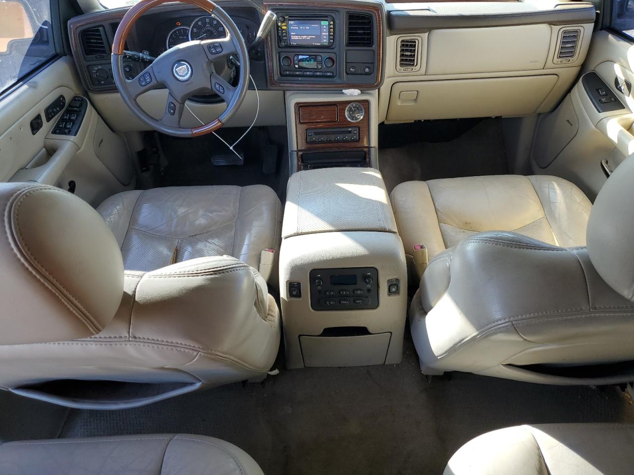 2004 Cadillac Escalade Luxury VIN: 1GYEC63T74R319753 Lot: 82728755