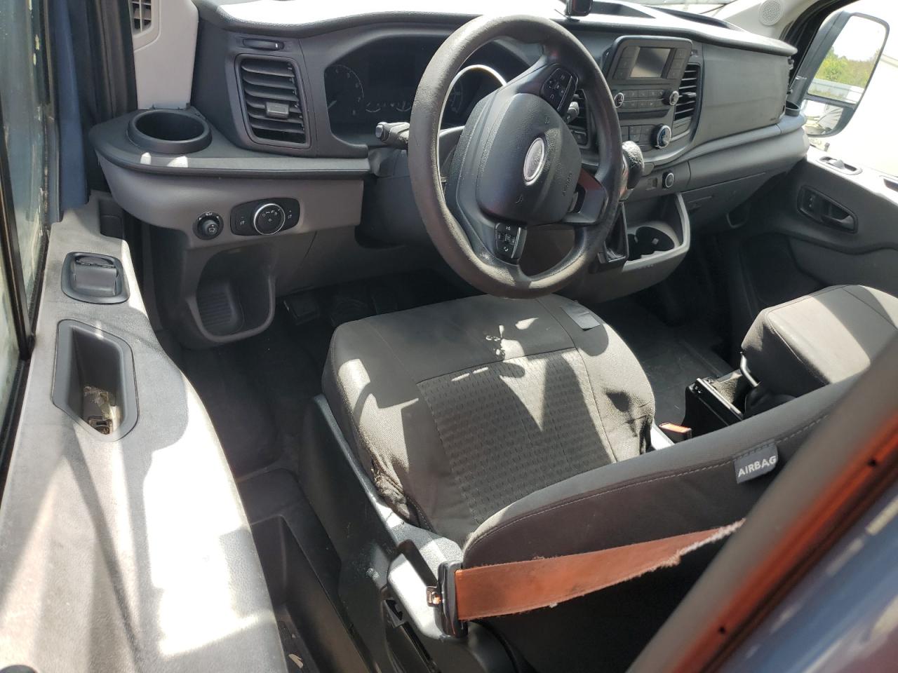 Фото: 1FTBR3X83LKB27653