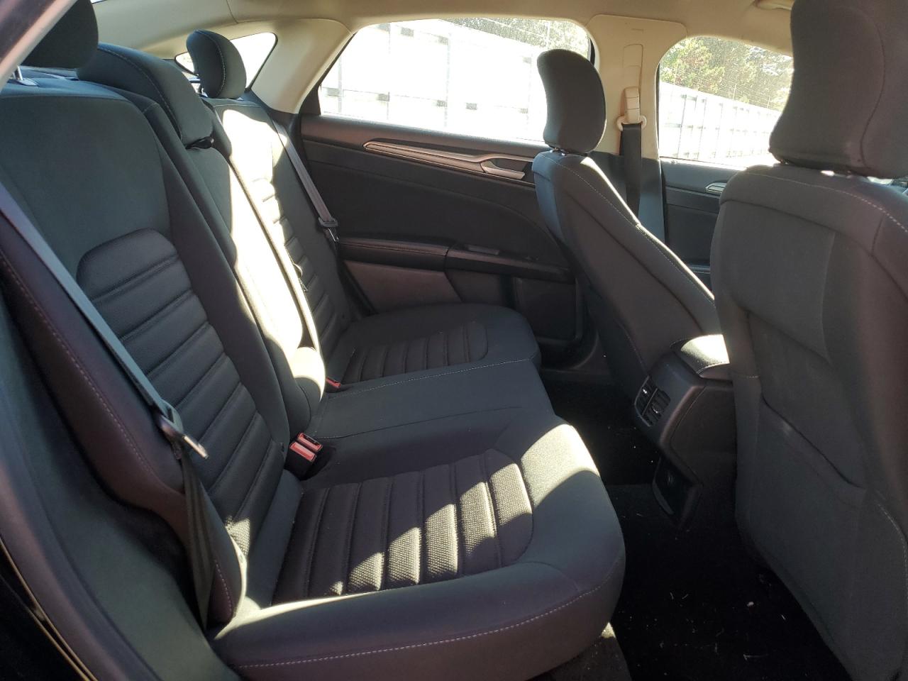 2019 Ford Fusion Se VIN: 3FA6P0LU0KR196857 Lot: 82573015