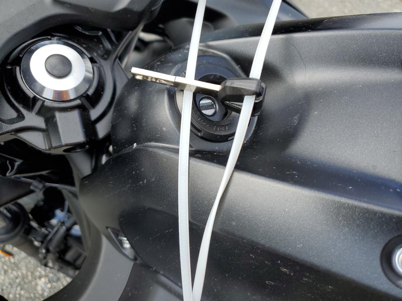 2025 Kawasaki Ex650 R VIN: ML5EXER10SDAF9595 Lot: 82481515