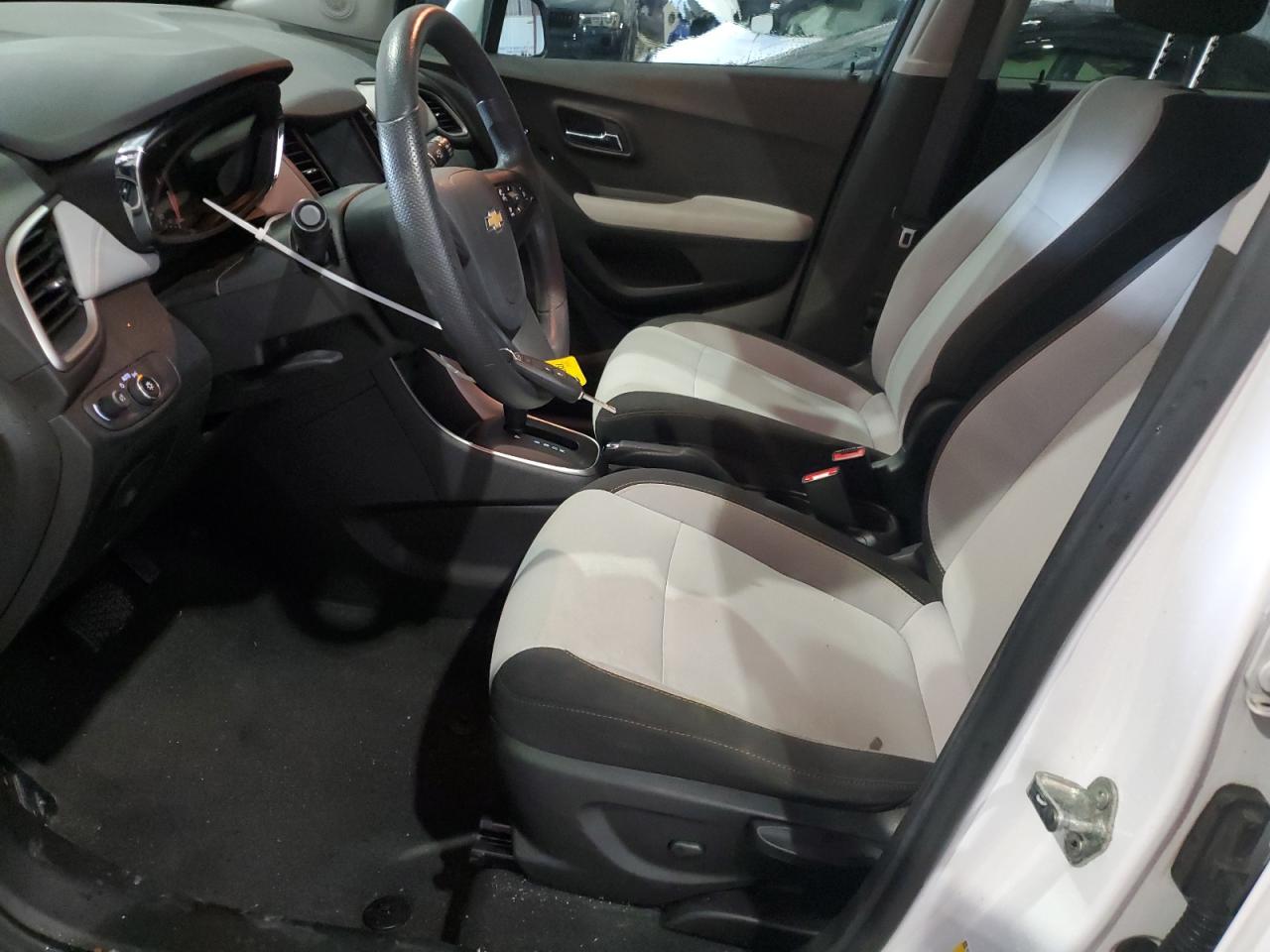 2020 Chevrolet Trax Ls VIN: 3GNCJKSB0LL115586 Lot: 84915795