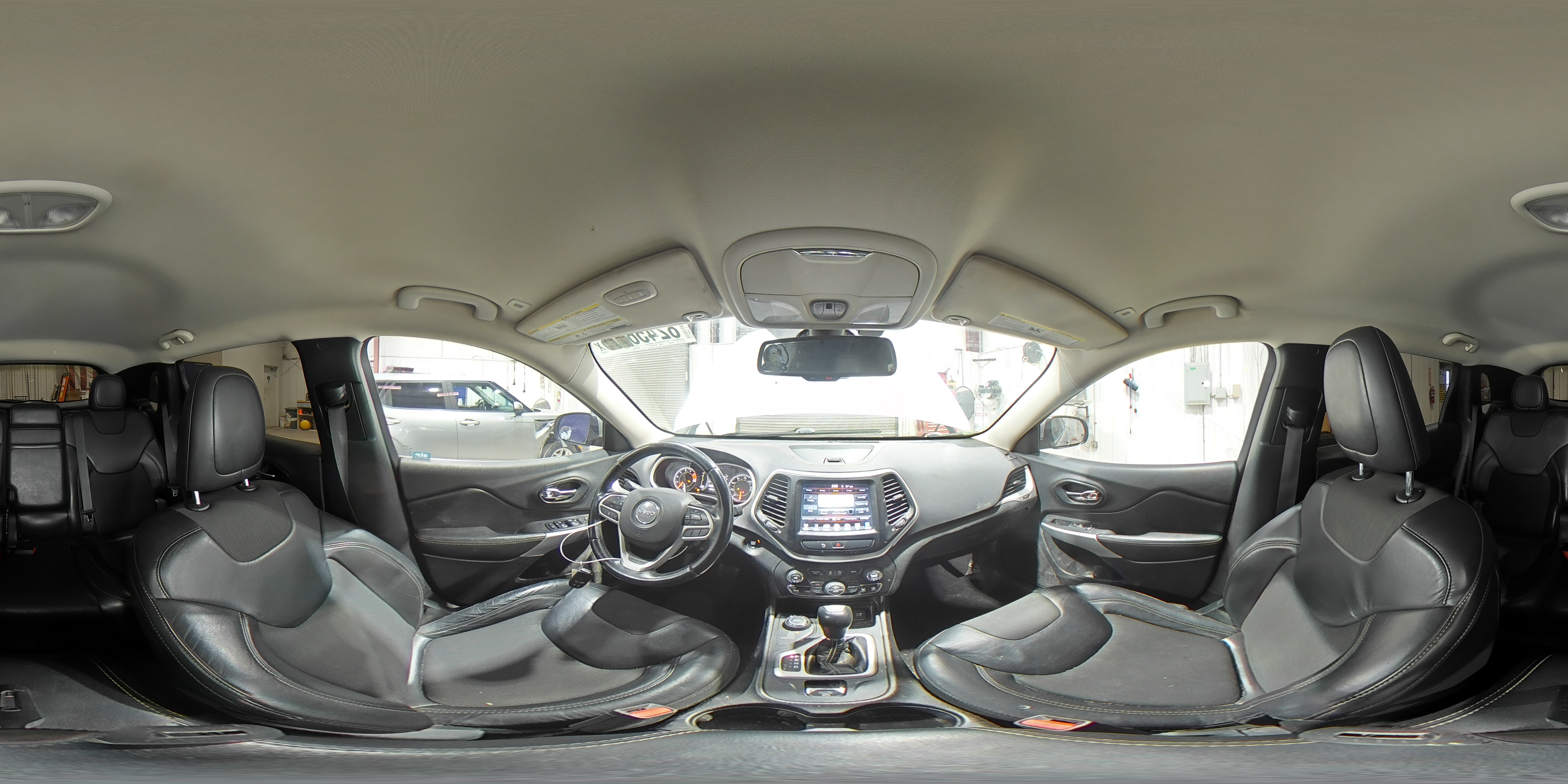 2018 Jeep Cherokee Latitude Plus VIN: 1C4PJMLX1JD527468 Lot: 82456775