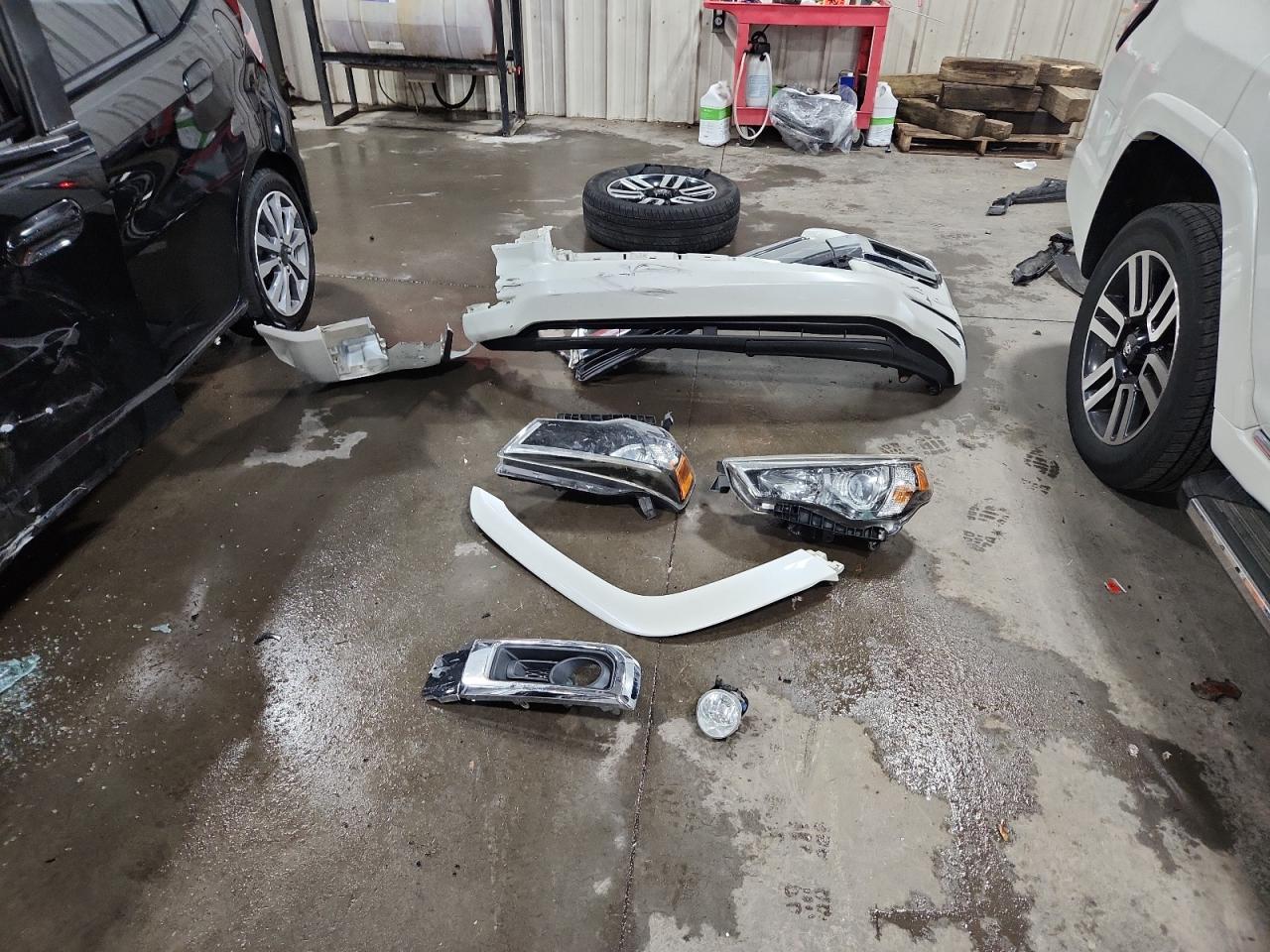 2015 Toyota 4Runner Sr5/Sr5 Premium VIN: JTEBU5JR8F5234210 Lot: 84816715