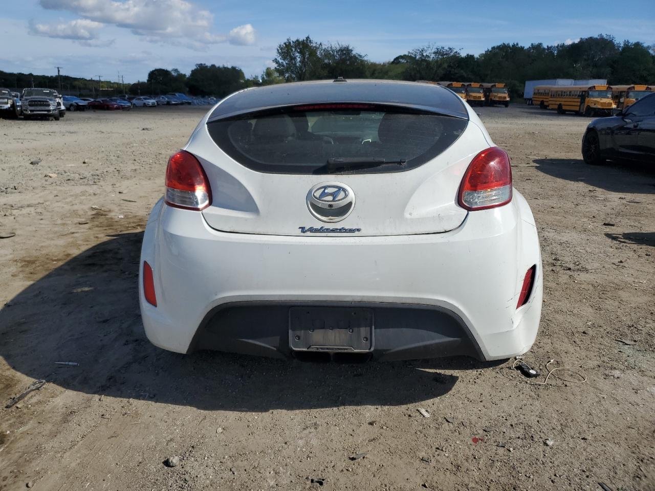 2016 Hyundai Veloster VIN: KMHTC6AD7GU273962 Lot: 84744255