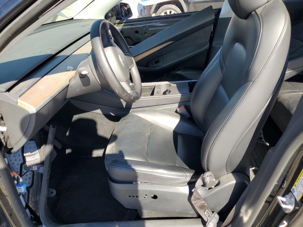 2024 Tesla Model Y VIN: 7SAYGDEE2RA234455 Lot: 90511515