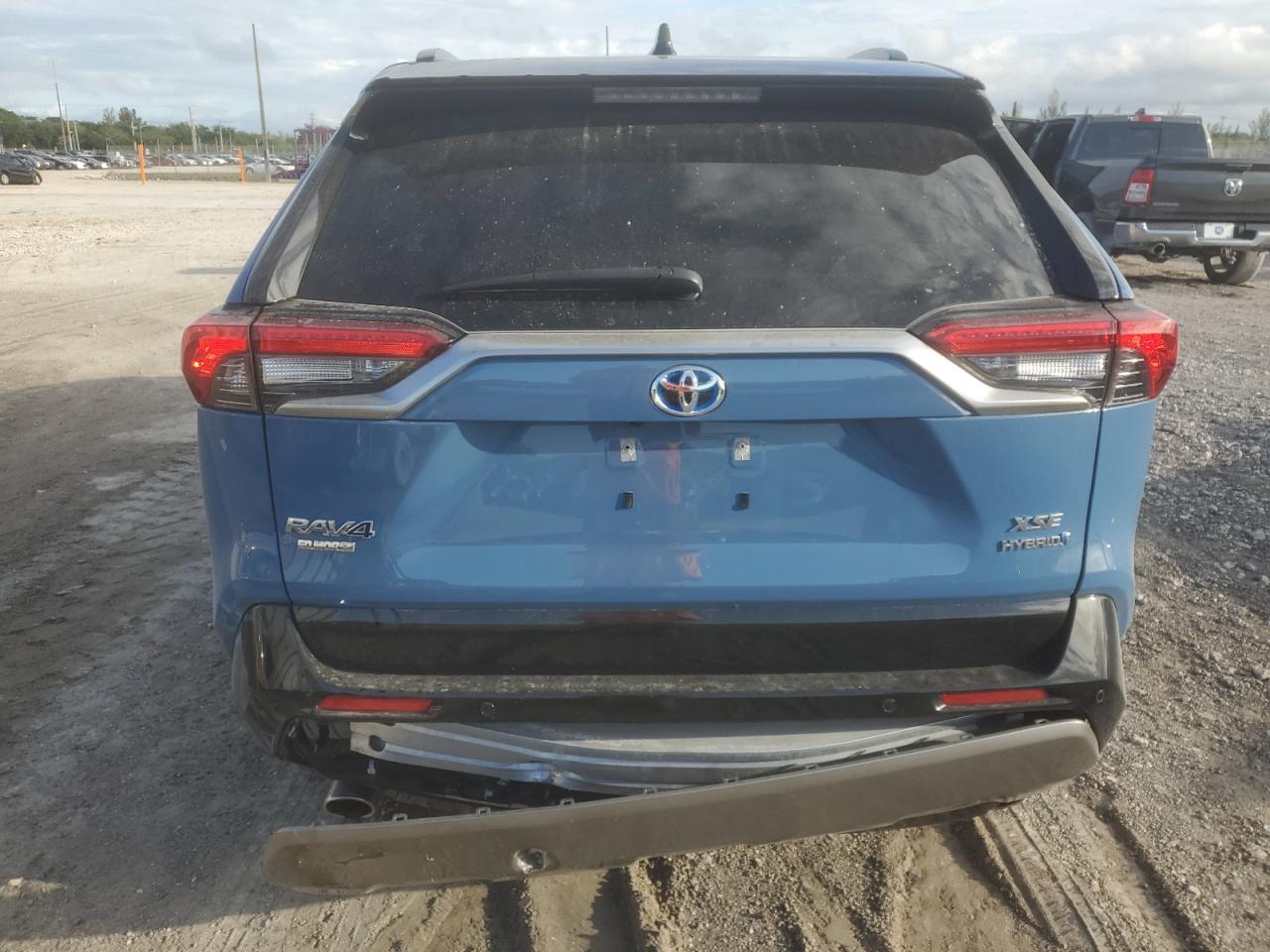 2024 Toyota Rav4 Xse VIN: JTME6RFV3RD561181 Lot: 82175295