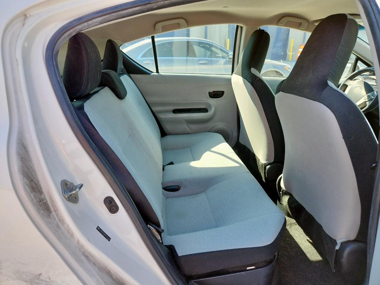 2014 Toyota Prius C VIN: JTDKDTB3XE1561409 Lot: 82468045