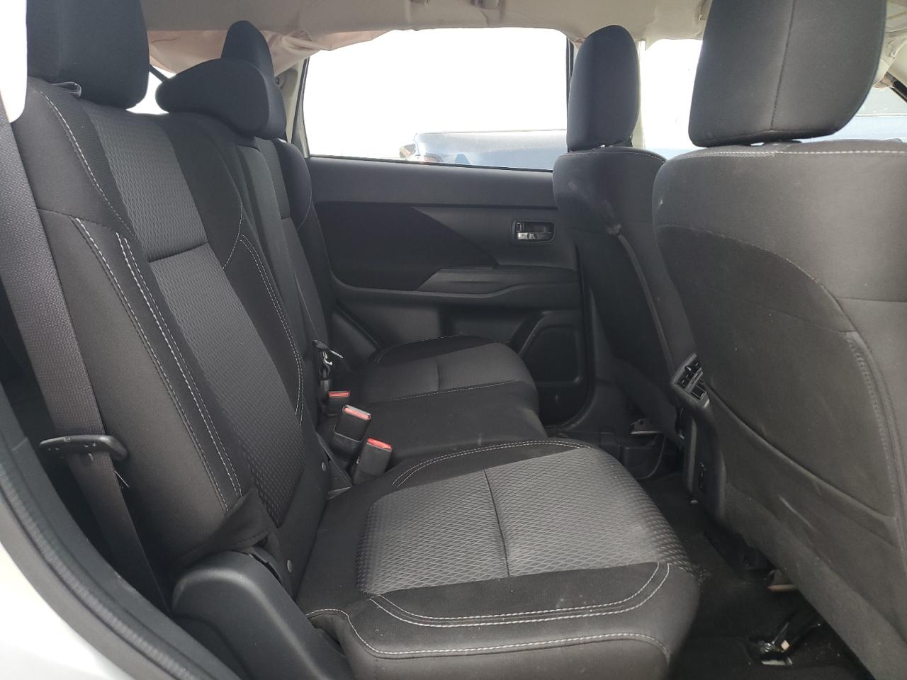 2020 Mitsubishi Outlander Es VIN: JA4AZ2A33LZ604330 Lot: 89658485