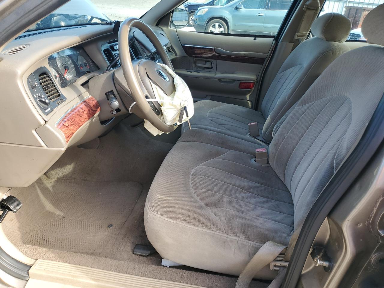 2001 Mercury Grand Marquis Gs VIN: 2MEFM74W81X601390 Lot: 82265355