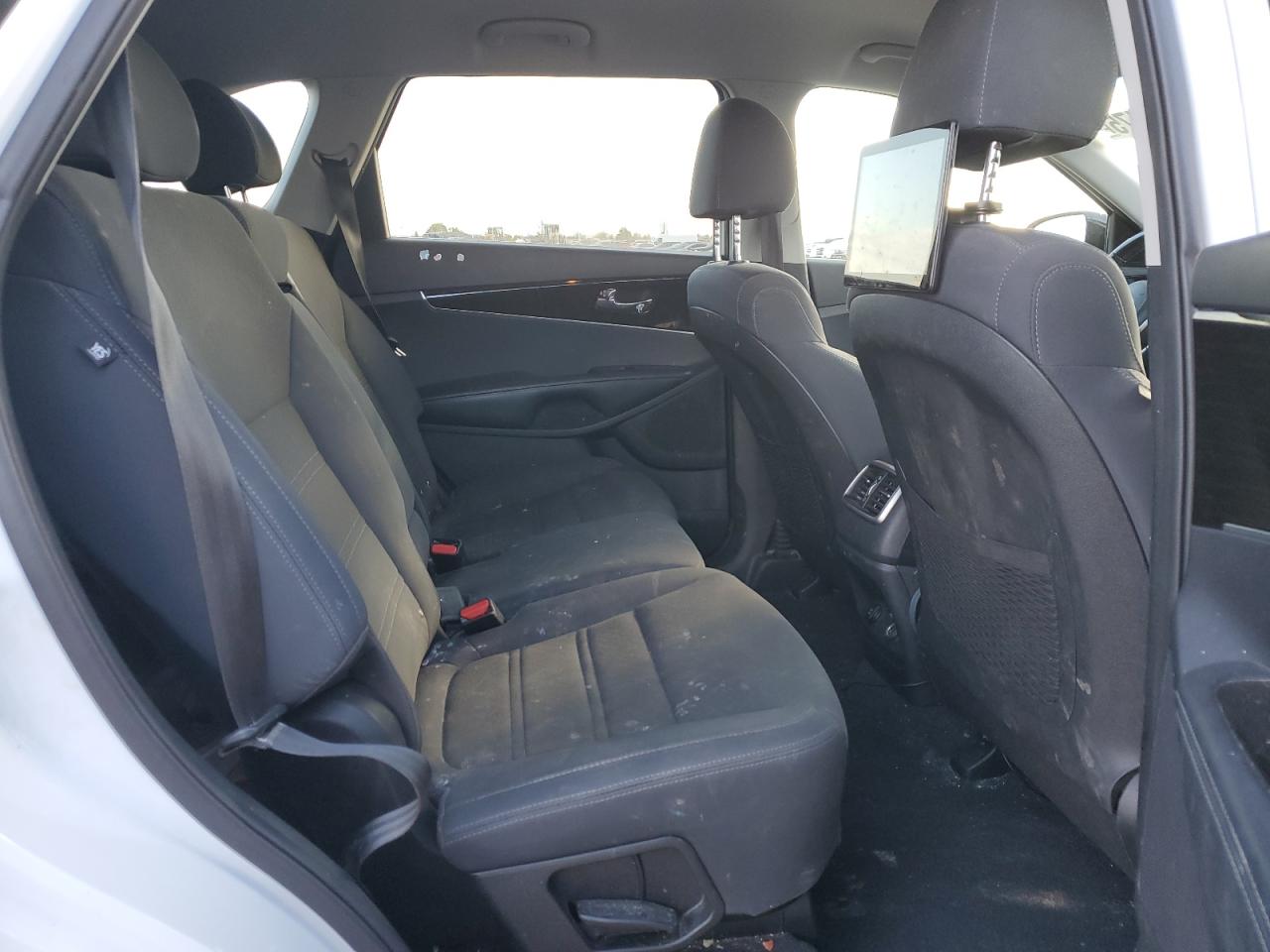 2019 Kia Sorento Lx VIN: 5XYPGDA55KG593332 Lot: 85096175