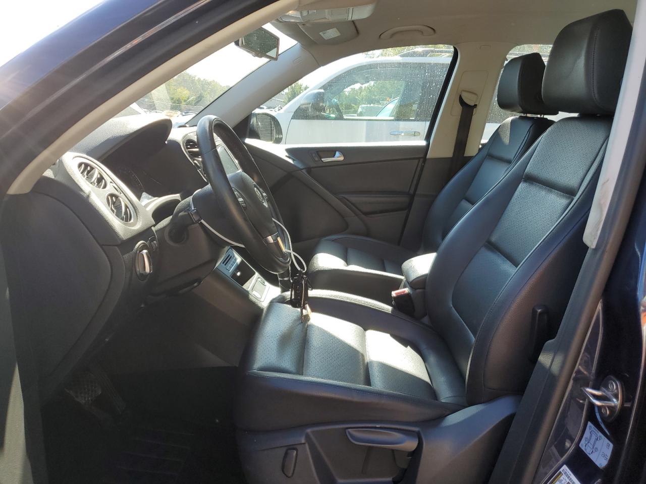 2016 Volkswagen Tiguan S VIN: WVGBV7AX7GW604792 Lot: 86225825