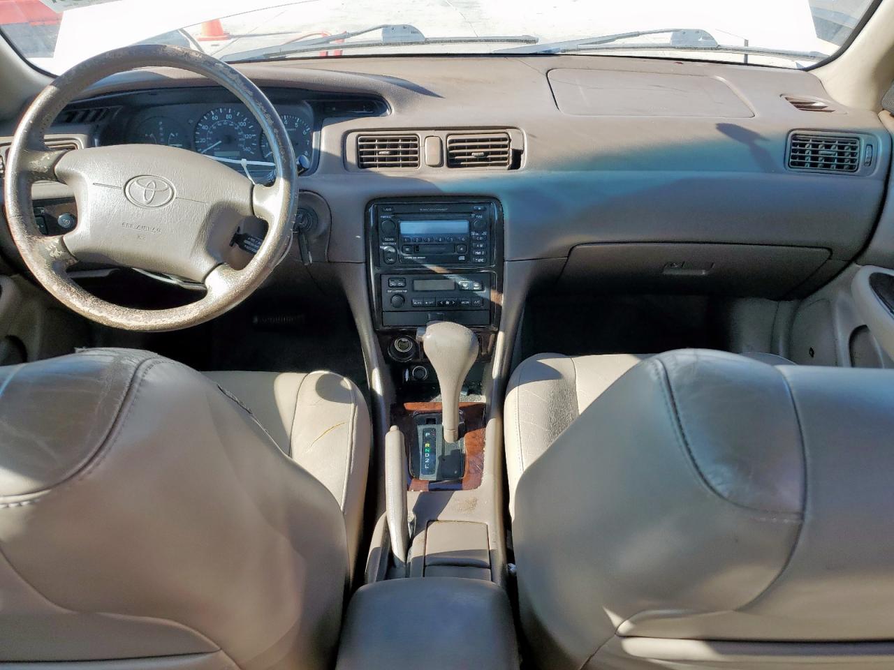 2000 Toyota Camry Le VIN: 4T1BF28K5YU949455 Lot: 82407375