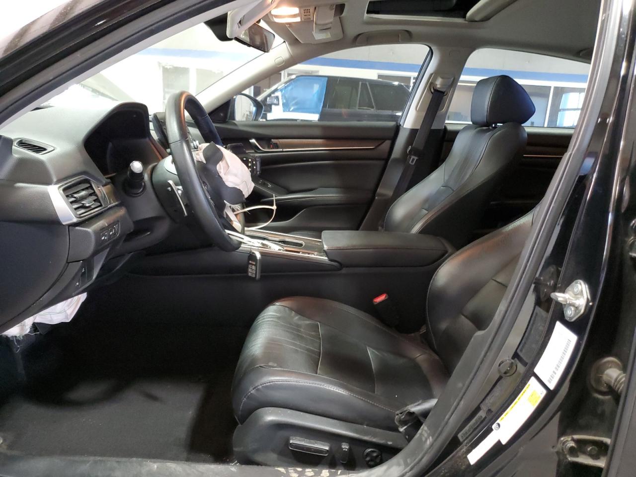 2018 Honda Accord Touring VIN: 1HGCV2F92JA025592 Lot: 85498565