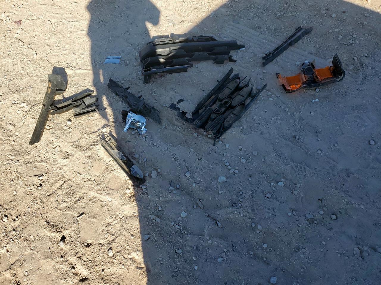 2022 Chevrolet Silverado K1500 Trail Boss Custom VIN: 3GCPDCED9NG579086 Lot: 81997045