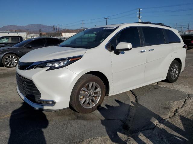 TOYOTA SIENNA XLE 2022
