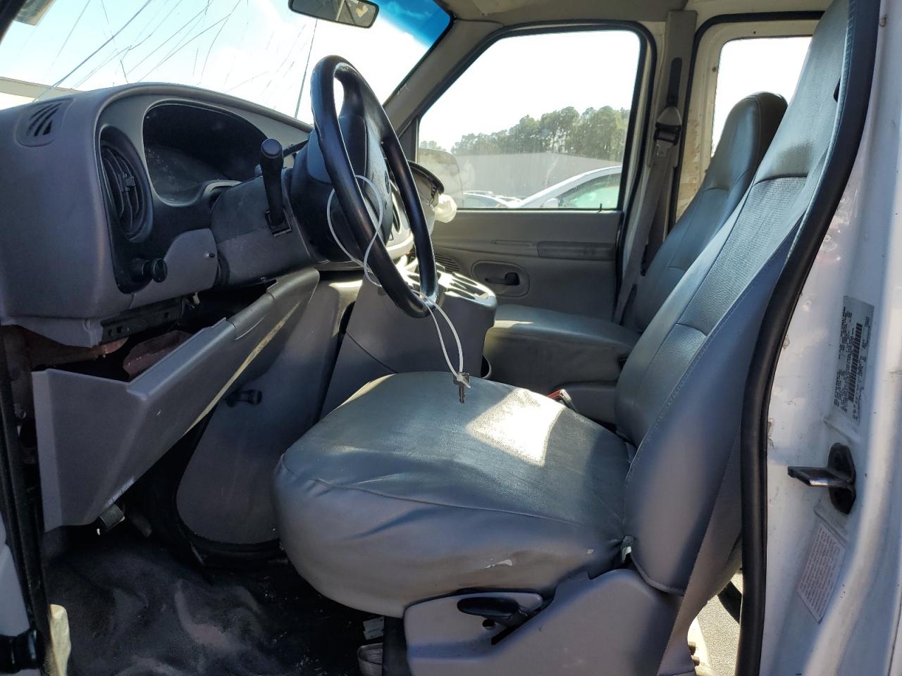 2000 Ford Econoline E150 Van VIN: 1FTRE1427YHB39257 Lot: 85663285