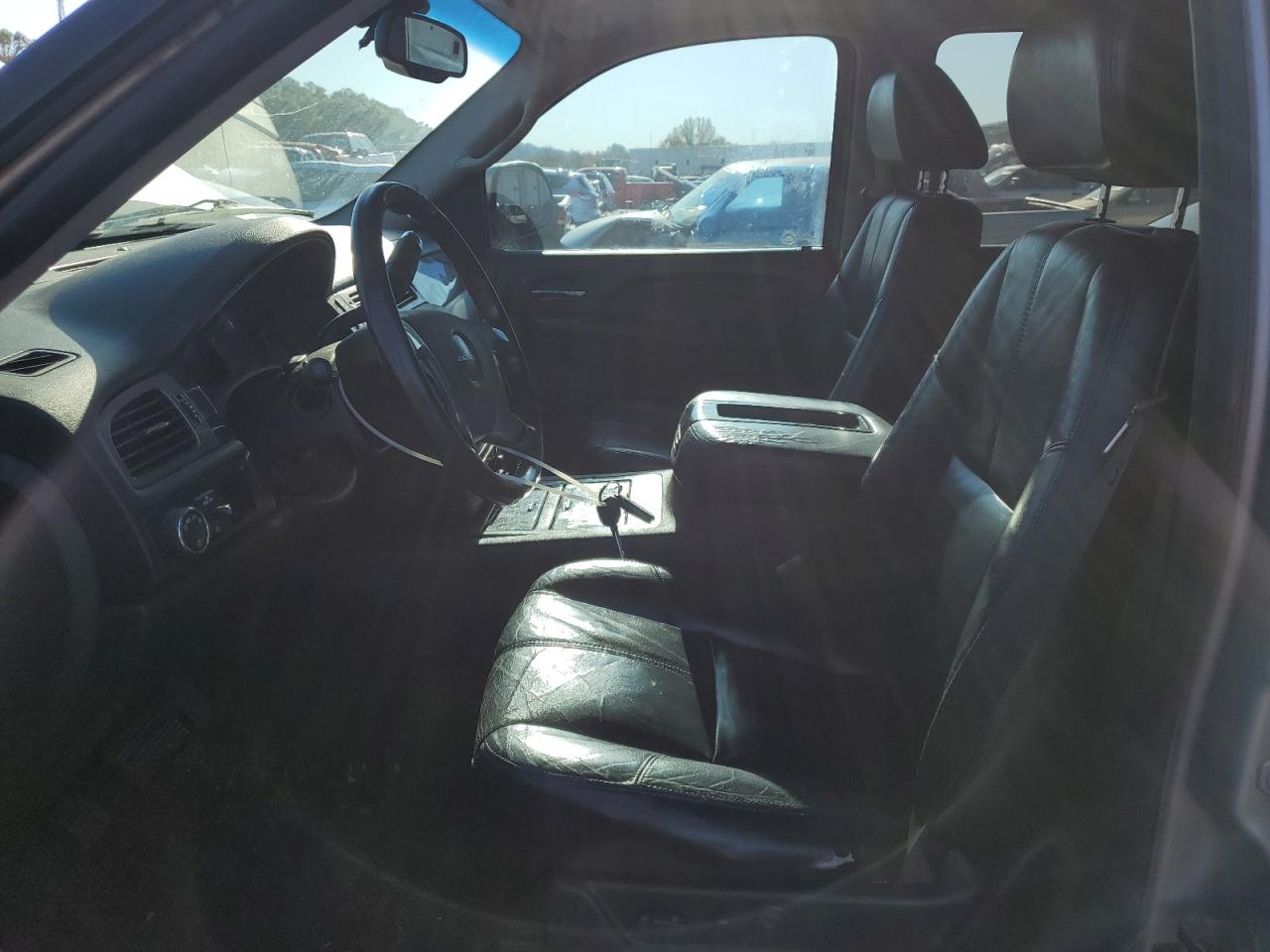 2008 GMC Yukon Denali VIN: 1GKEC638X8J251832 Lot: 89730875