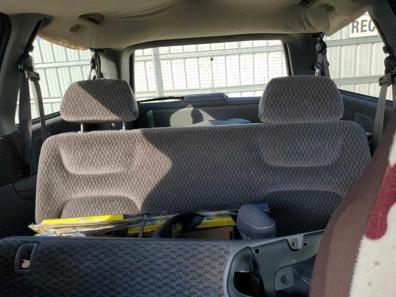 2000 Dodge Grand Caravan Se VIN: 1B4GP44R0YB751669 Lot: 87308975