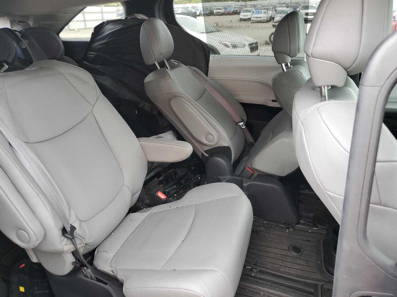 2025 Toyota Sienna Xle VIN: 5TDJSKFC2SS198544 Lot: 84909165