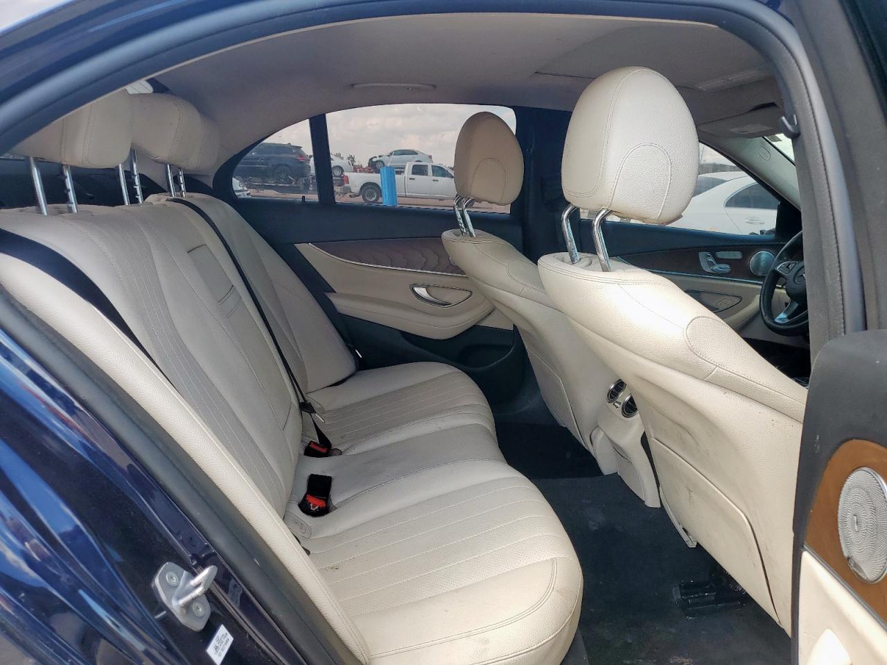 2018 Mercedes-Benz E 300 VIN: WDDZF4JB9JA445402 Lot: 85378275