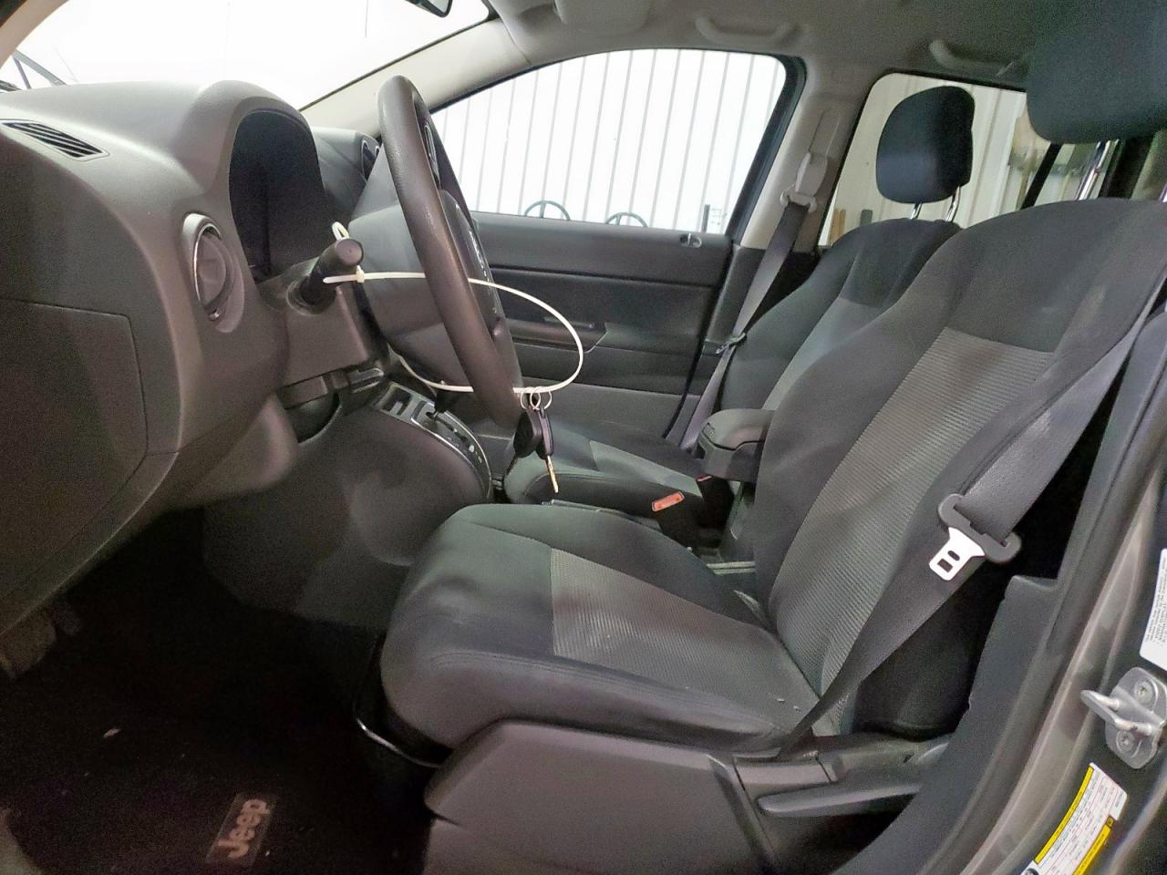 2011 Jeep Compass Sport VIN: 1J4NT1FA2BD272042 Lot: 82259805