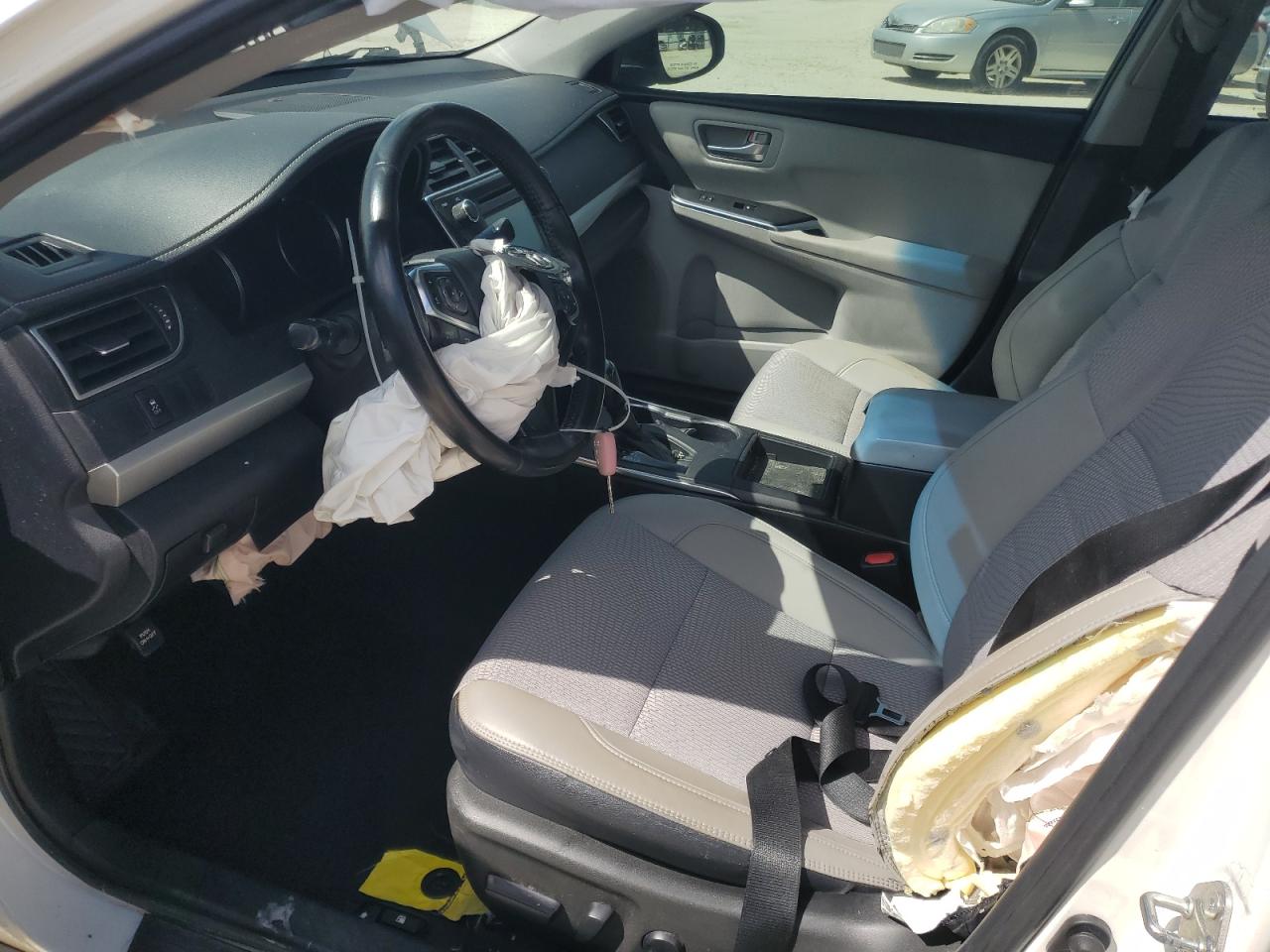 2016 Toyota Camry Le VIN: 4T1BF1FK1GU550621 Lot: 84728605