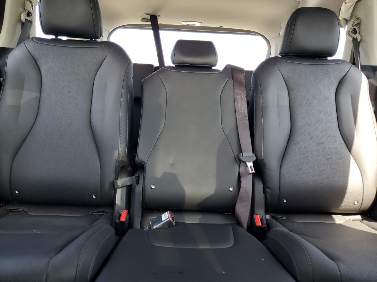 2026 Kia Carnival Sx VIN: KNDNE5KA6T6092582 Lot: 85136835