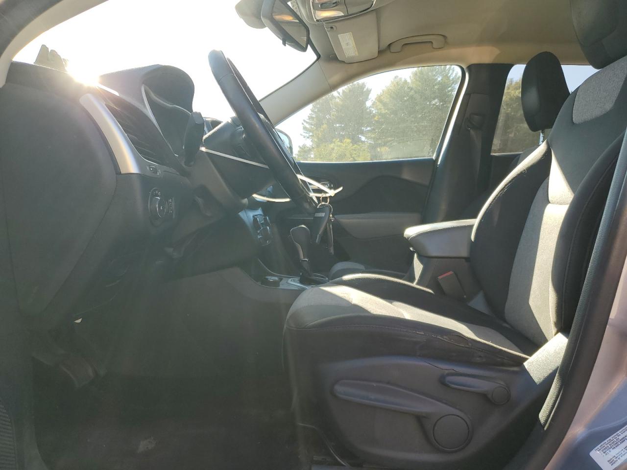 2014 Jeep Cherokee Latitude VIN: 1C4PJMCB8EW107088 Lot: 82258205