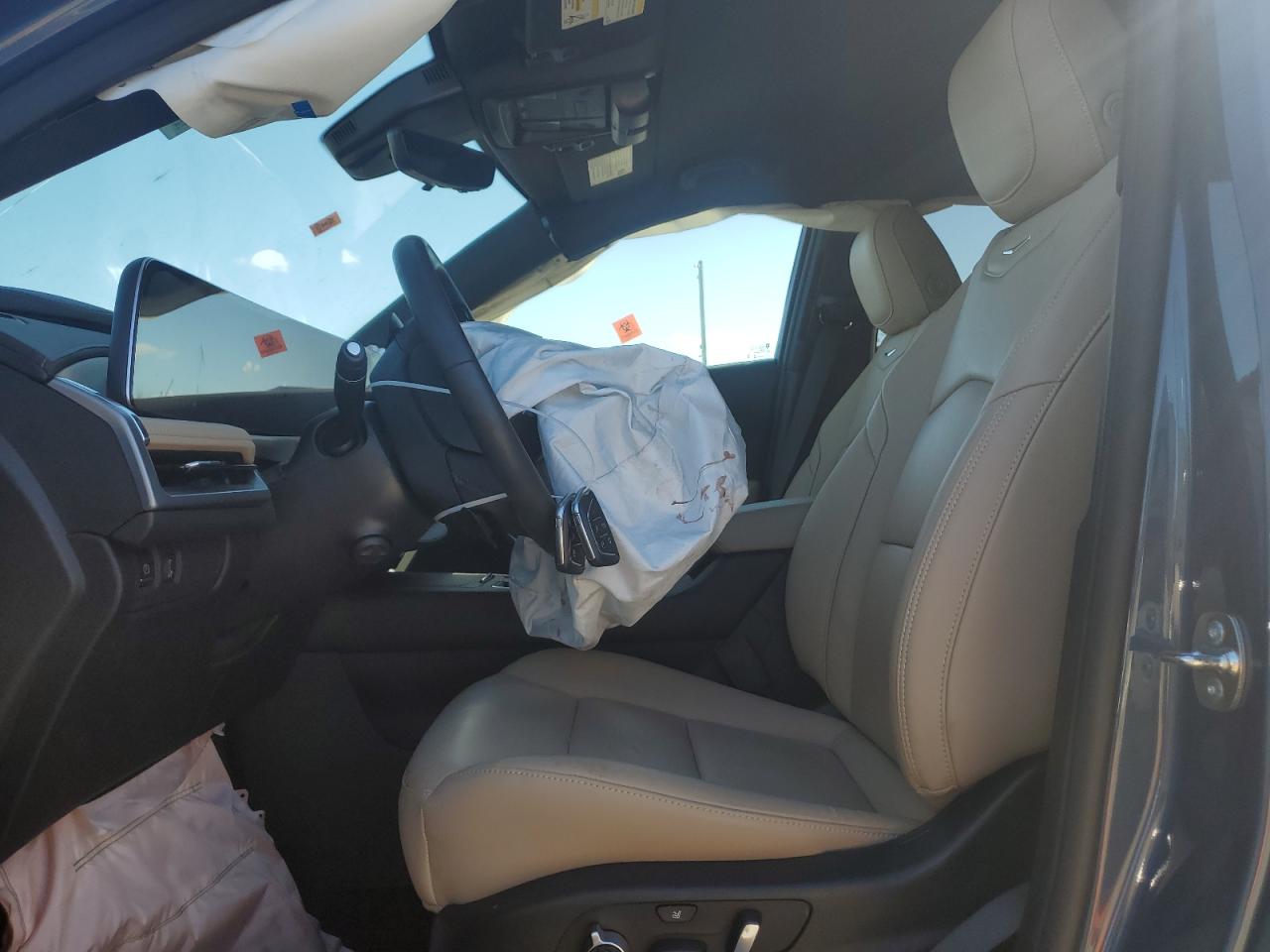 2024 Cadillac Xt4 Premium Luxury VIN: 1GYFZCR42RF190301 Lot: 85753865