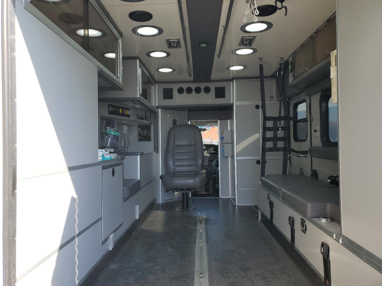 2015 Chevrolet Express G4500 VIN: 1GB6G5CL4F1117127 Lot: 85515175