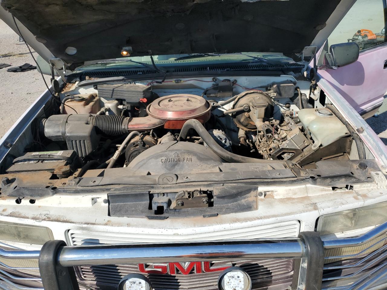 1993 GMC Suburban K1500 VIN: 1GDFK16K8PJ758624 Lot: 85284985