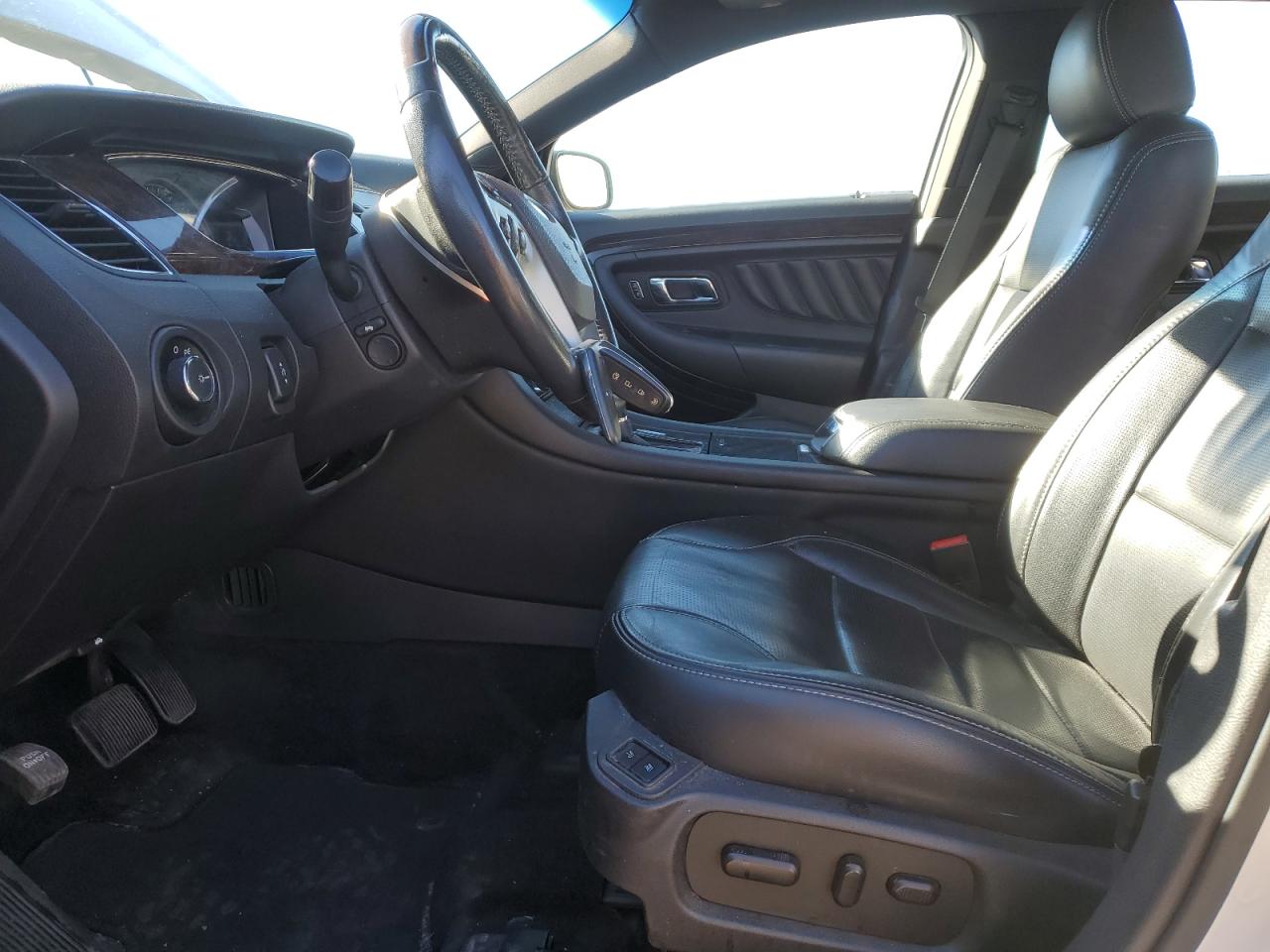 2017 Ford Taurus Limited VIN: 1FAHP2J88HG131099 Lot: 87084025
