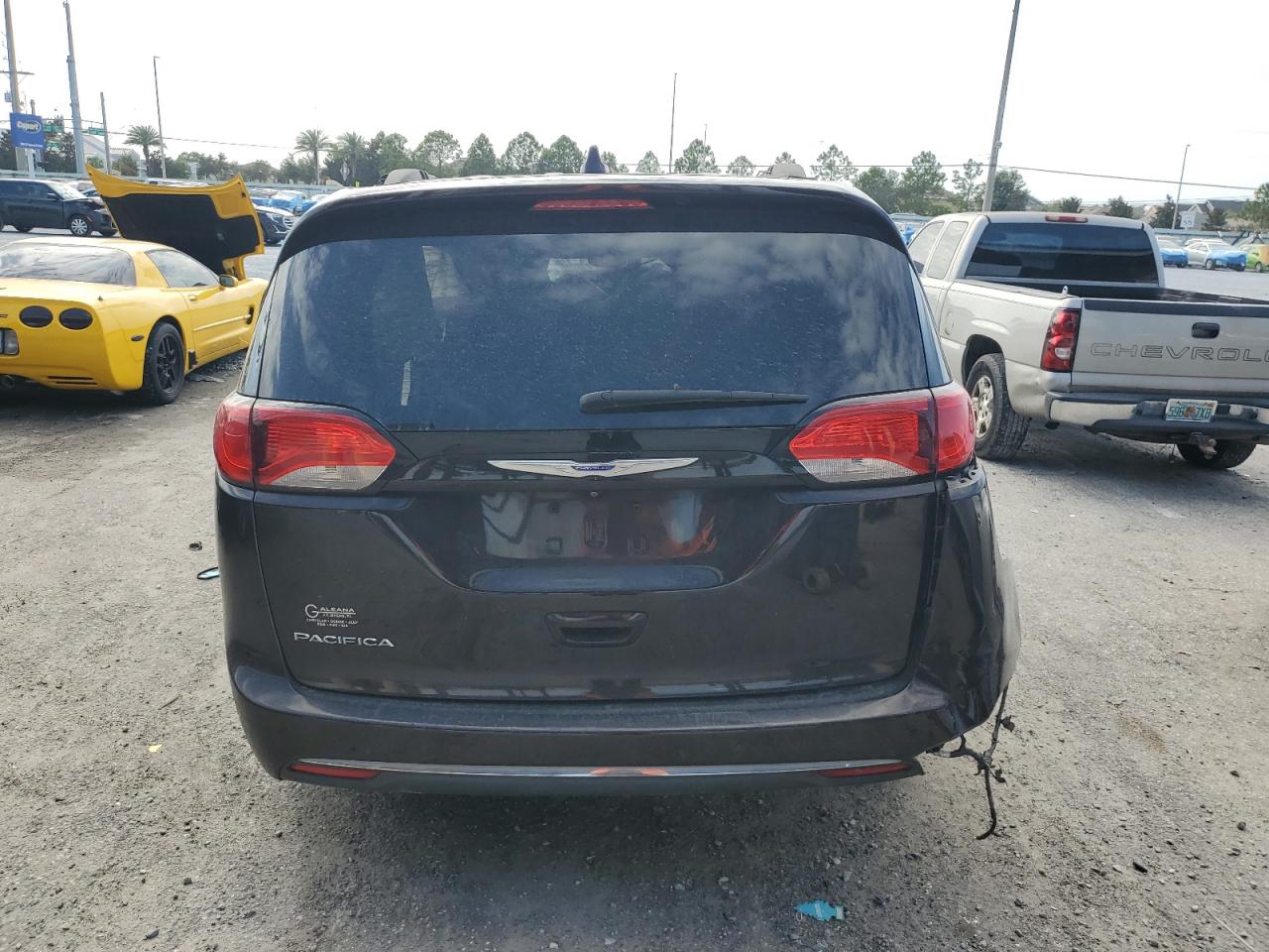 2018 Chrysler Pacifica Touring L VIN: 2C4RC1BG5JR236245 Lot: 84698925