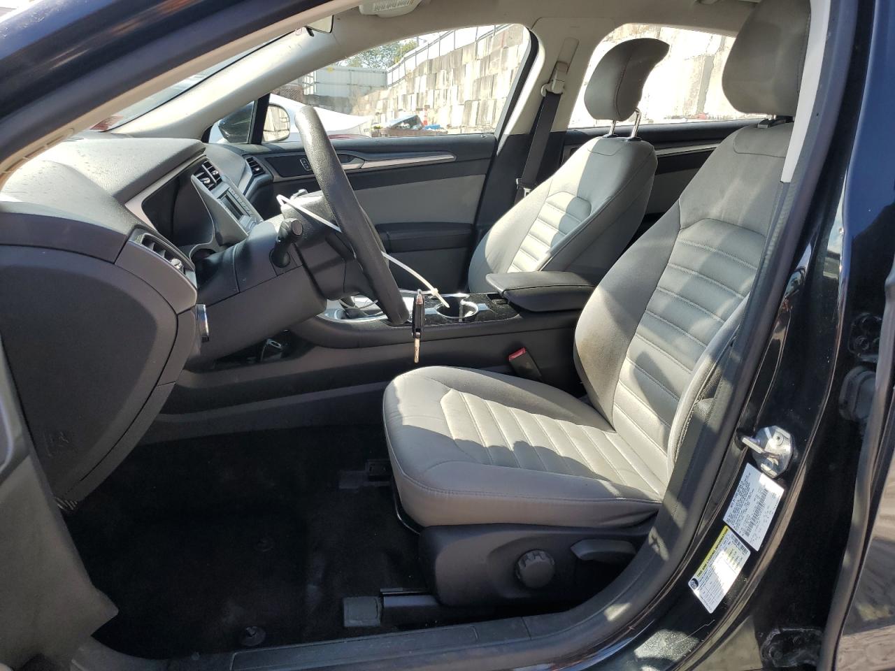 2015 Ford Fusion S VIN: 3FA6P0G70FR135891 Lot: 85883785