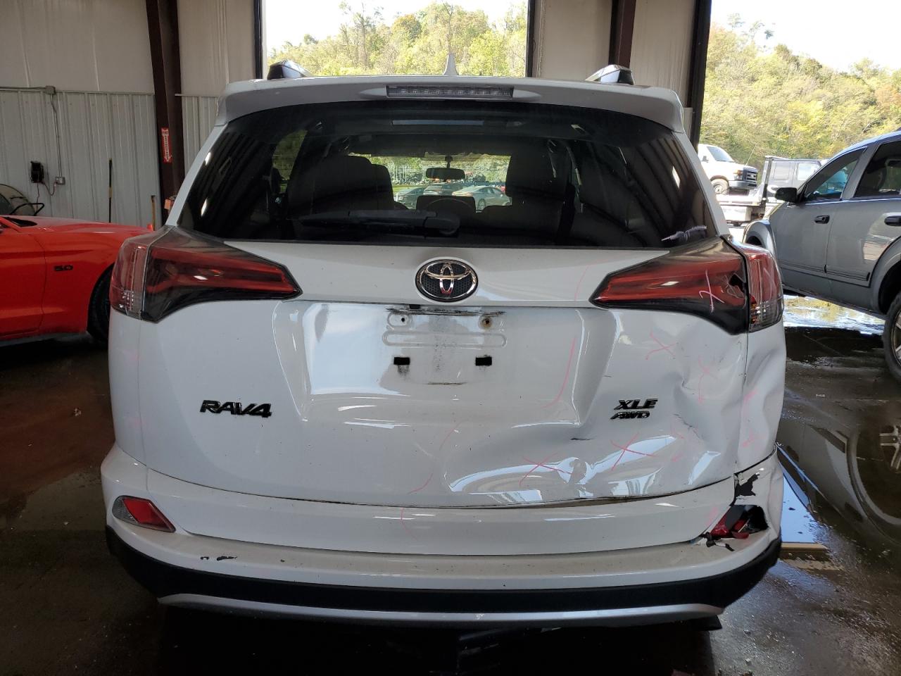 2016 Toyota Rav4 Xle VIN: 2T3RFREV2GW492843 Lot: 85095195