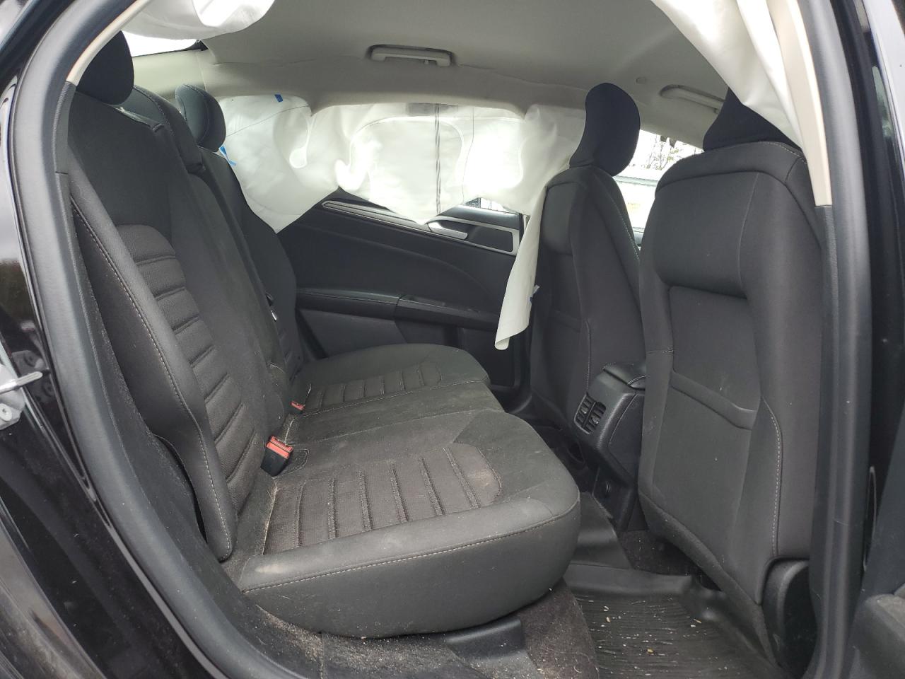 2019 Ford Fusion Se VIN: 3FA6P0LUXKR158018 Lot: 85835255