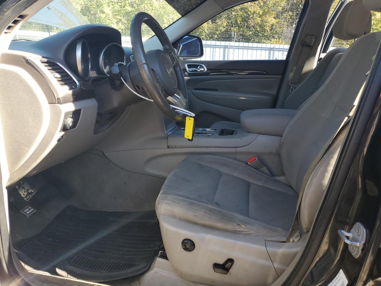 2011 Jeep Grand Cherokee Laredo VIN: 1J4RR4GG3BC677692 Lot: 85567885